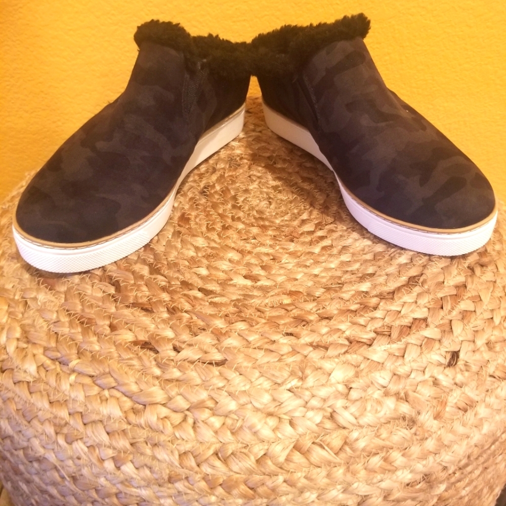 Dr. Scholl's Fur-Lined Sneakers